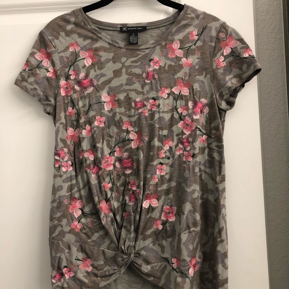 INC camo t-shirt